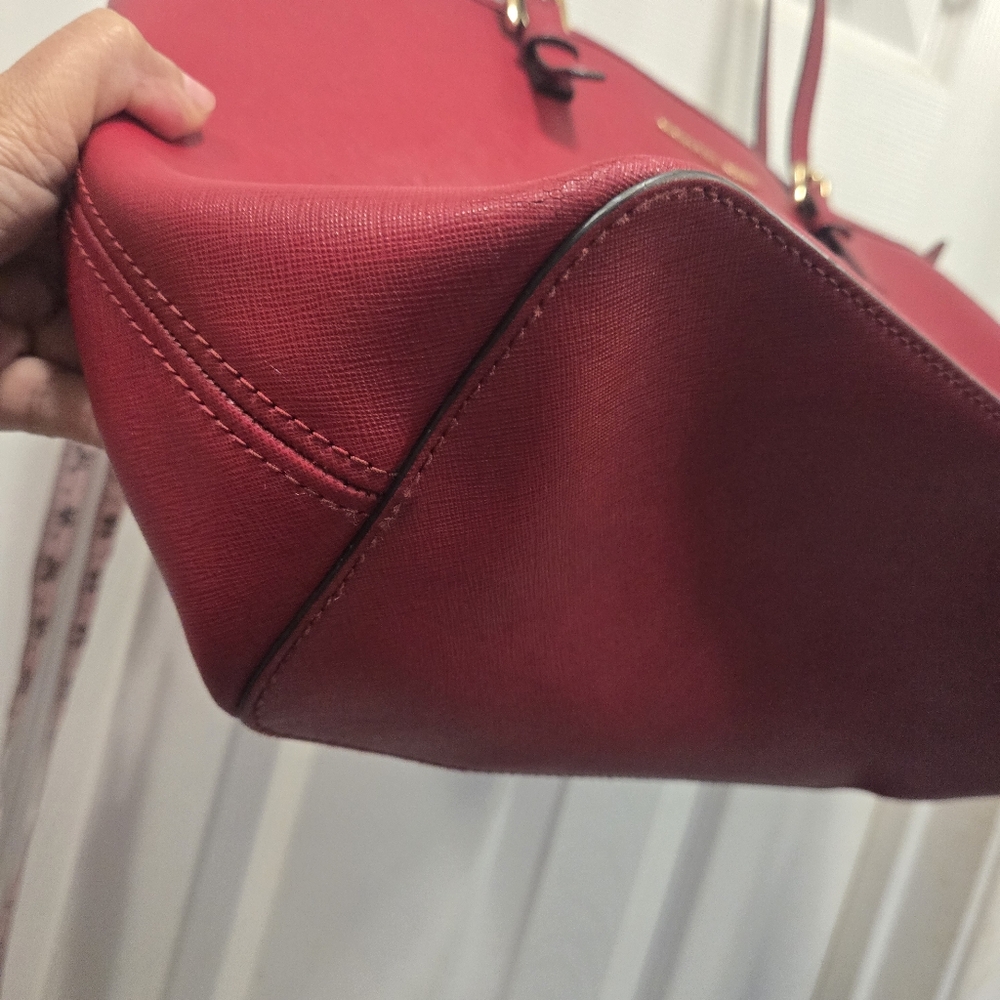 Michael Kors Jet Set Travel Medium Zip Tote Red - Picture 3 of 5